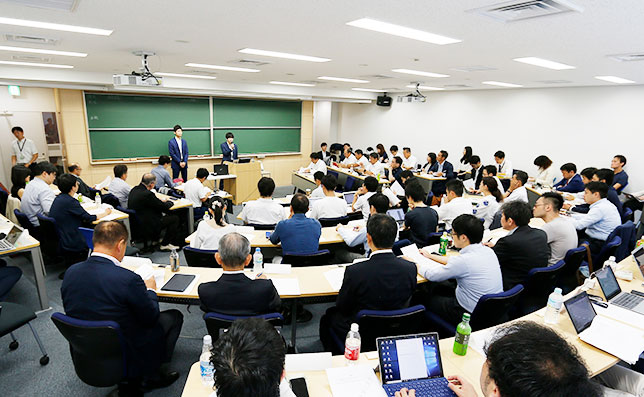 Masahiro Mitomi gave an open lecture at Keio Business School